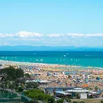 Welcoming Seaside Flat Ideal For 6 Guests Apartment