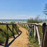 Welcoming Seaside Flat Ideal For 6 Guests Apartment *